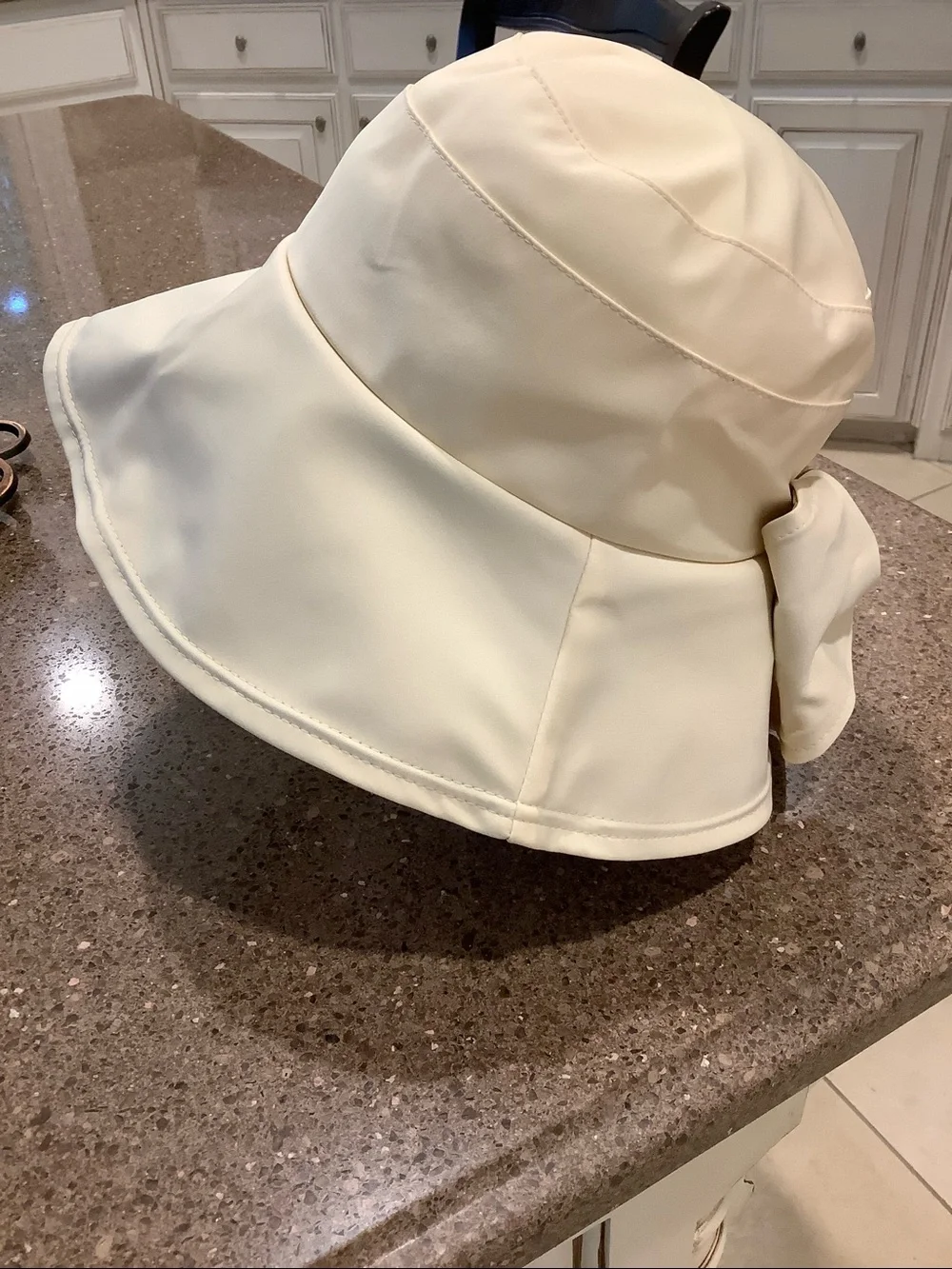 NWOT-bucket hat